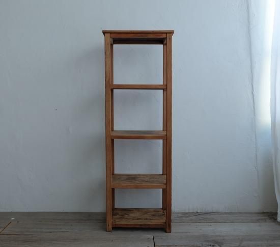 シンプルな5段の棚