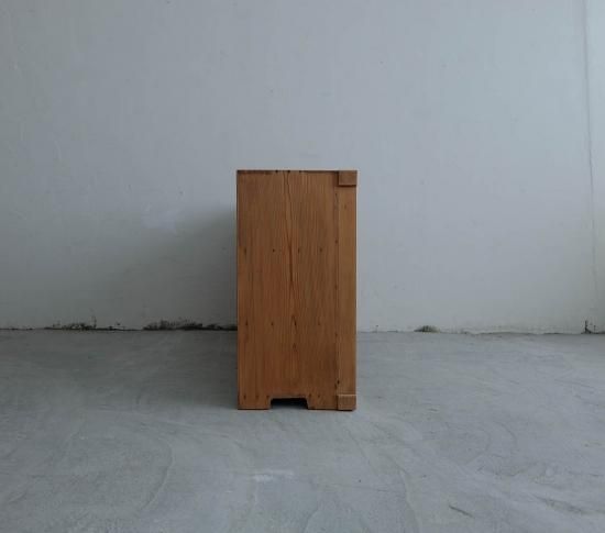 十字扉のテレビボード