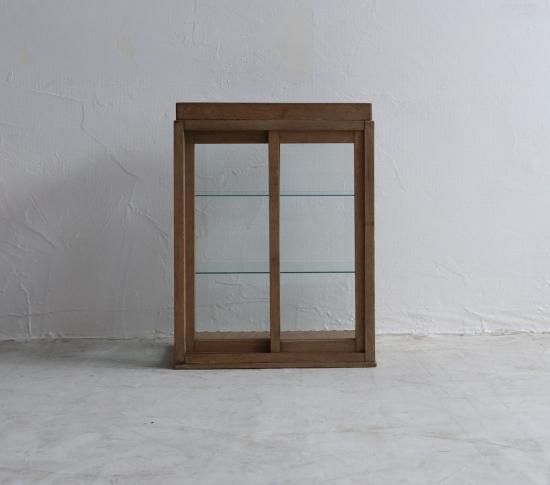 斜め切りの卓上ショーケース