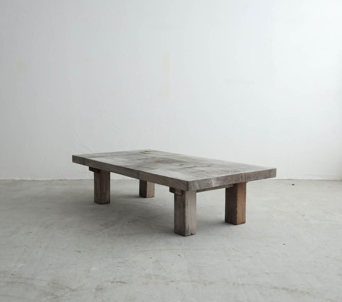 モダンなSofa Table