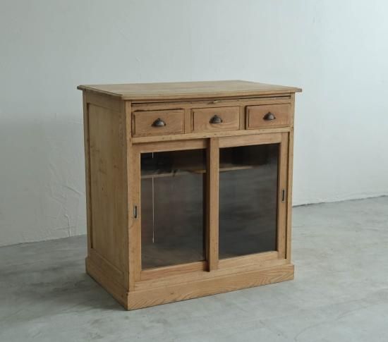 KITCHEN CABINET
