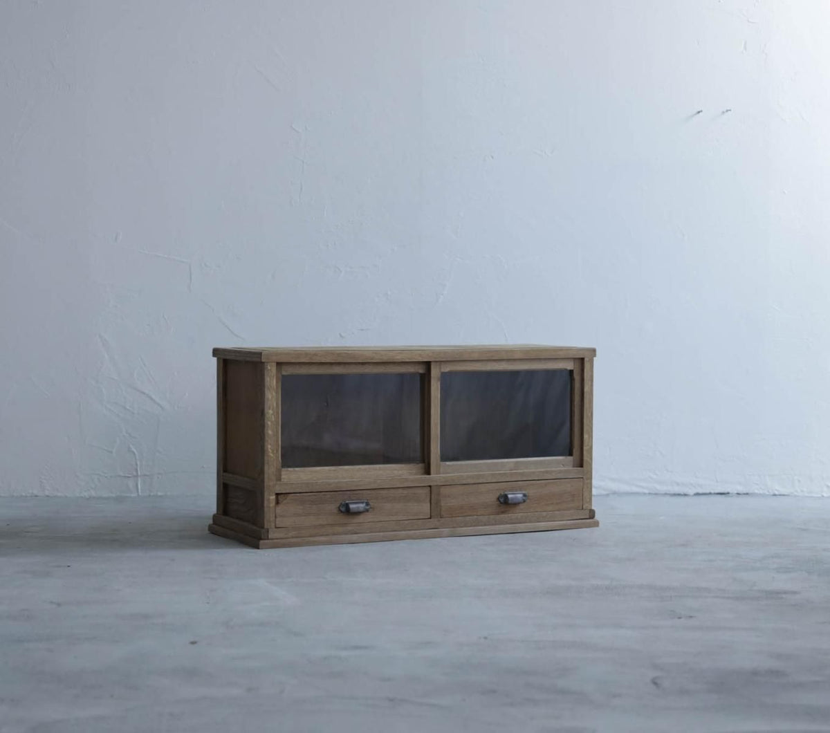 三帯のSOFA SIDE BOARD