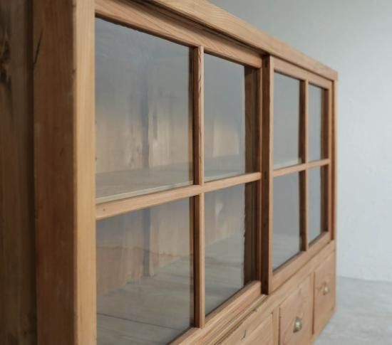 気品のある欅の飾り棚