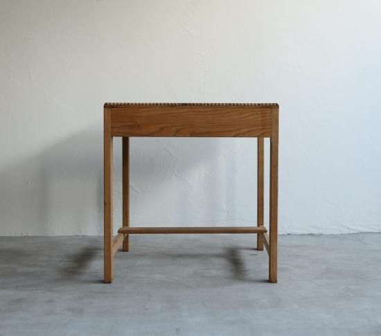 玉飾りのDESK