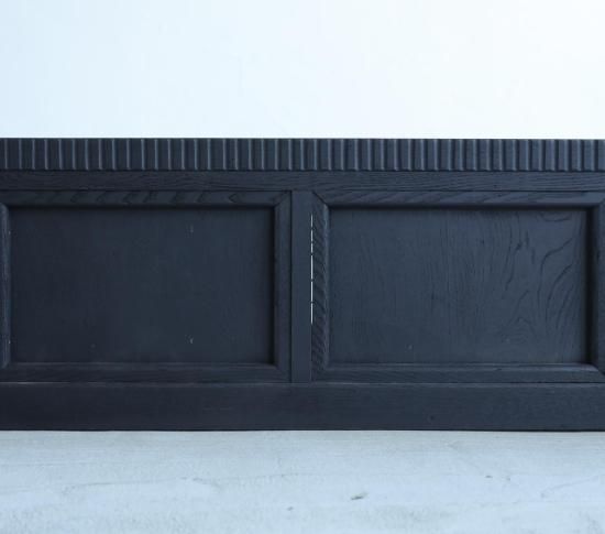 漆黒のテレビボード
