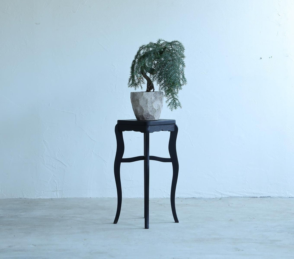 しなやかな花台