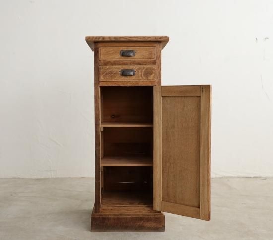 ジェントルな展示台