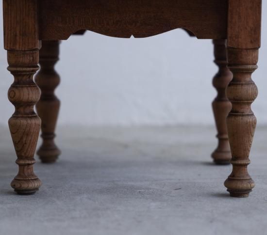 ろくろ脚の欅LOW TABLE
