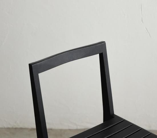 漆黒のダイニングチェアセット