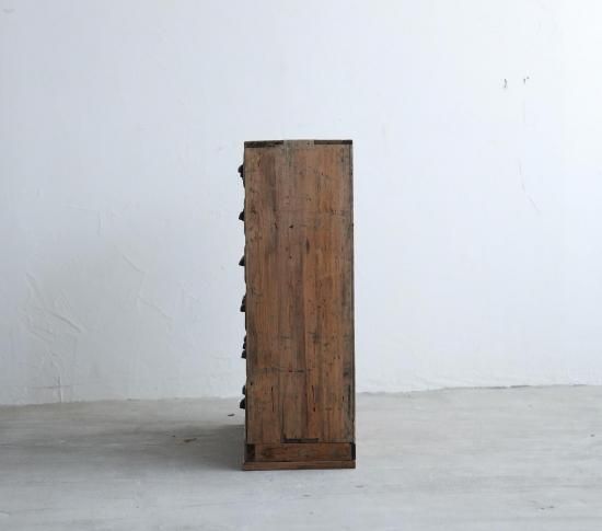 17杯の引き出し棚