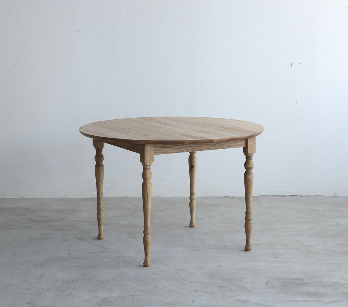TURNER ‘circle’(NATURAL)