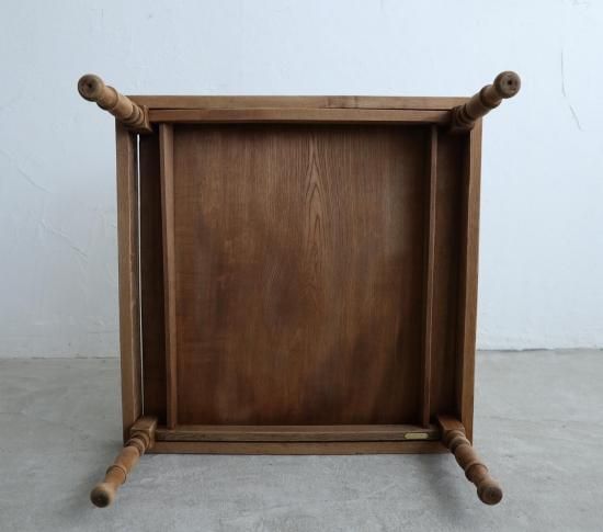 ろくろ脚のFOLDING TABLE
