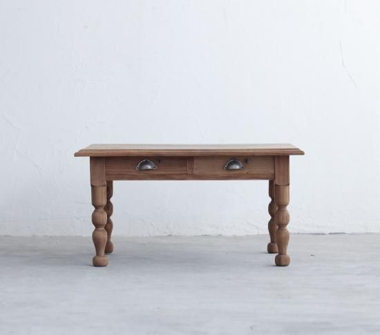 ろくろ脚のCOFFEE TABLE