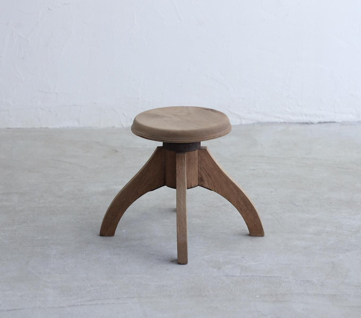 エントランスSTOOL