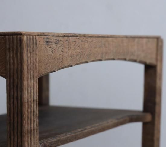 貴賓室の花台