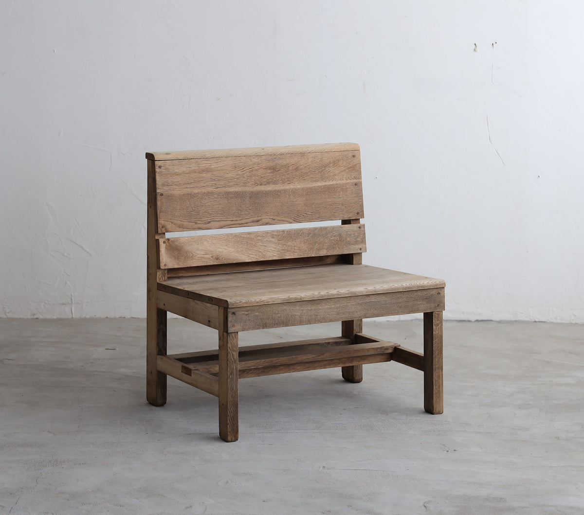 PRIVATE BENCH02