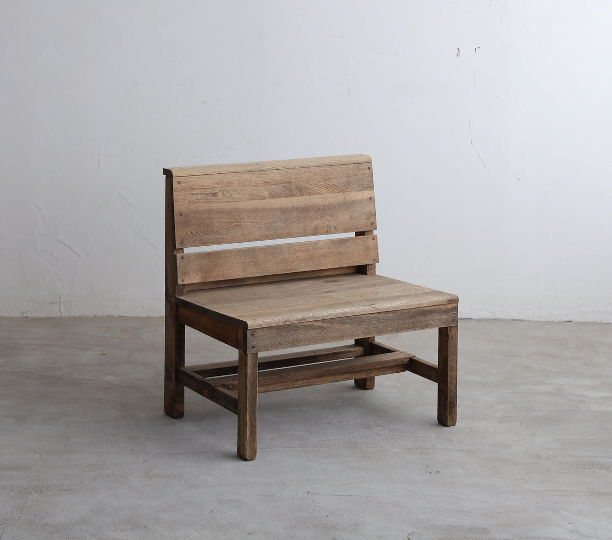PRIVATE BENCH01