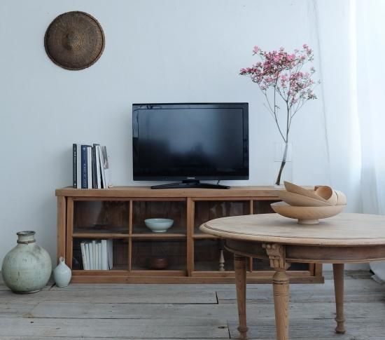 十字扉のテレビボード