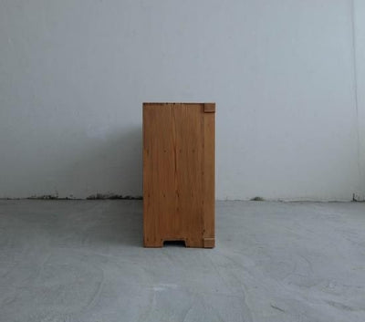 十字扉のテレビボード