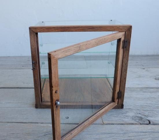 台形の卓上ショーケース �｡