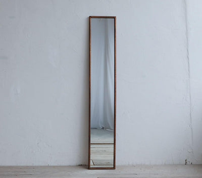 細長い姿見