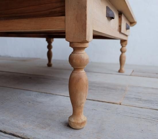 ろくろ脚のコーヒーテーブル No.31