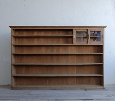 枯淡なコレクションシェルフ