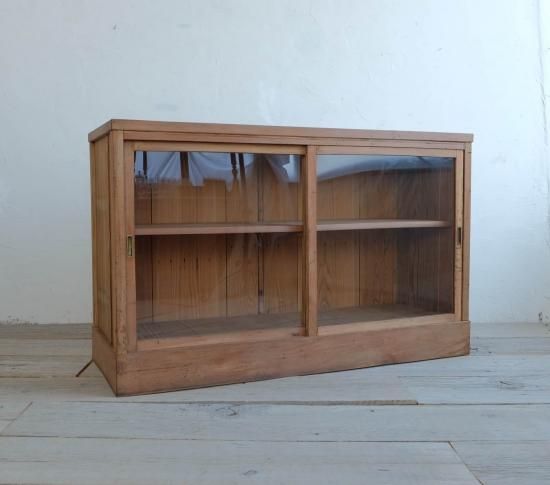 婉麗なテレビボード
