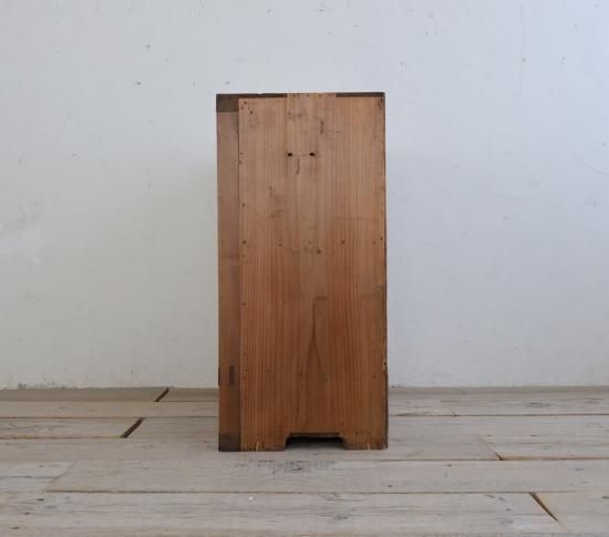 玉杢の収納棚