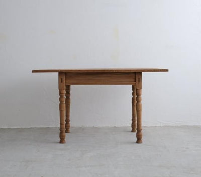 しなやかなDESK&TABLE