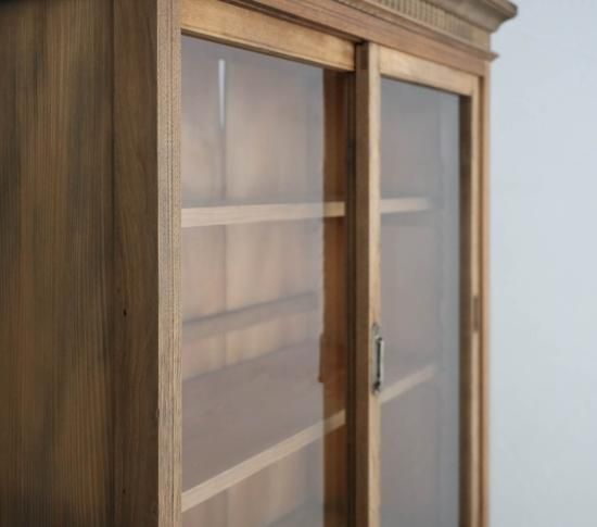 至宝の食器棚