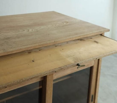 KITCHEN CABINET