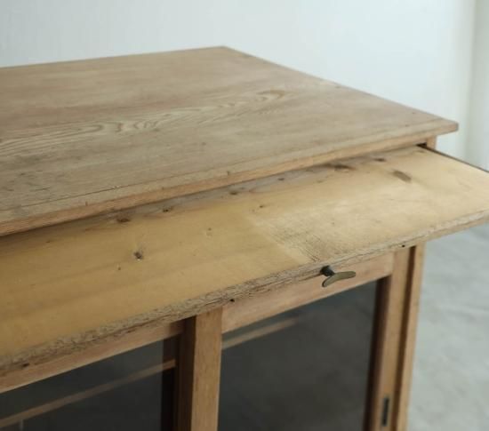 KITCHEN CABINET