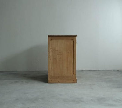 KITCHEN CABINET