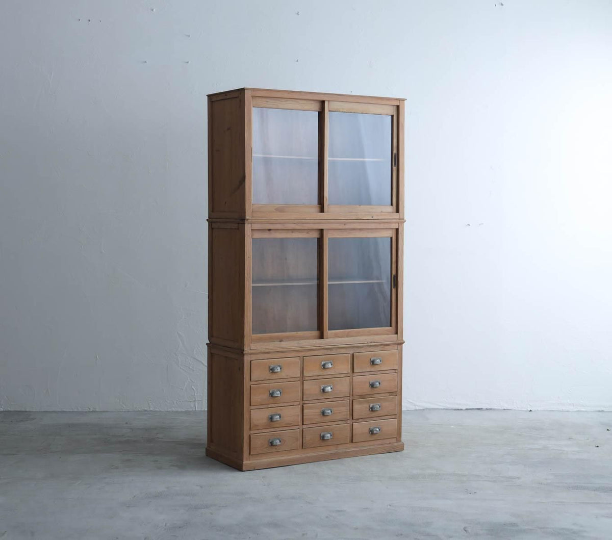 3段のCABINET