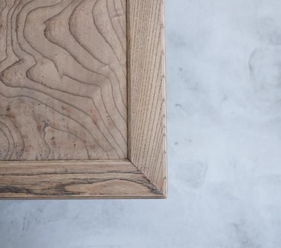 THE COFFEE TABLE