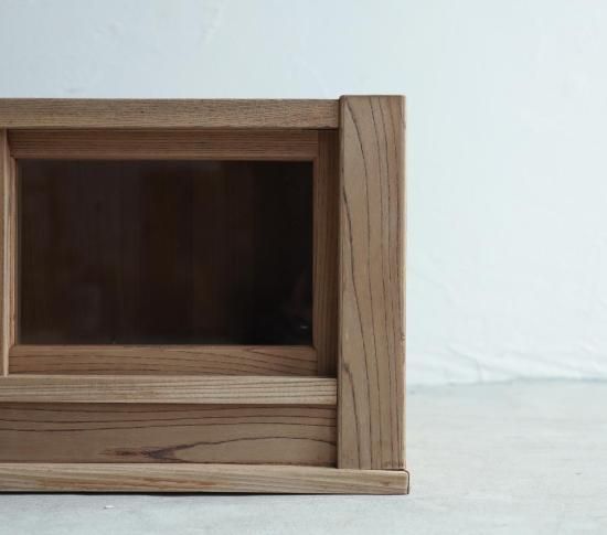 クラシカルなテレビボード