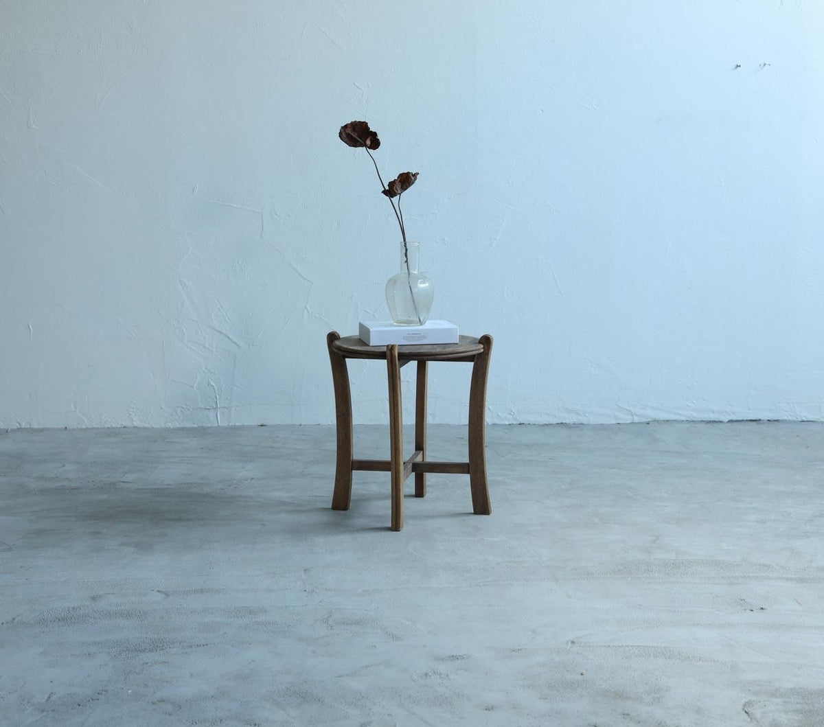 気品のある花台