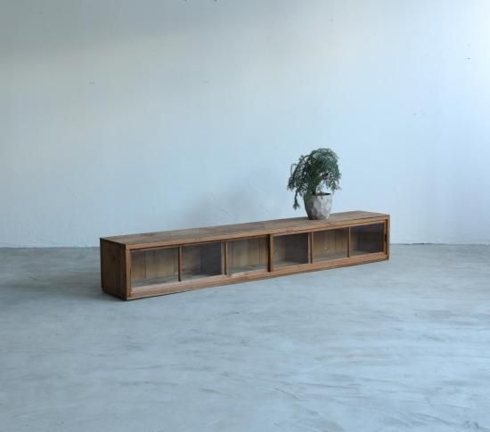 ワイドな屋久杉のテレビボード