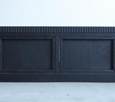 漆黒のテレビボード