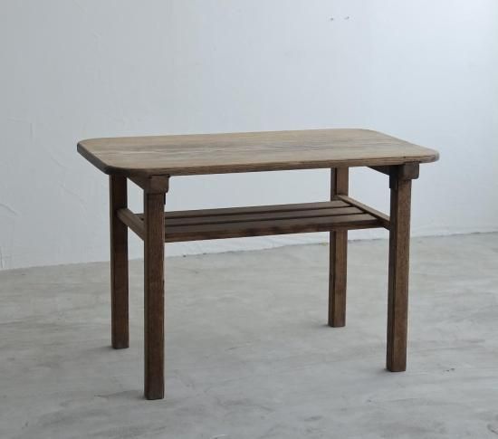 銀杏面の作業デスク