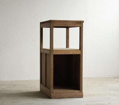 スリムな収納棚