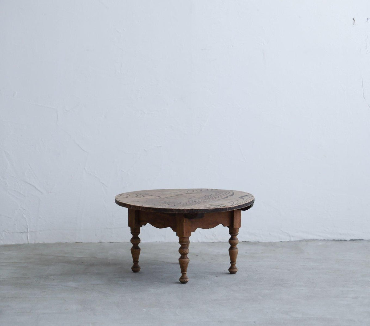 ろくろ脚の欅LOW TABLE