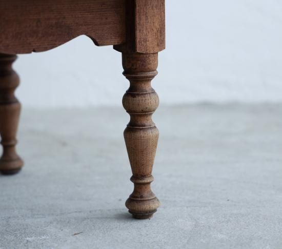 ろくろ脚の欅LOW TABLE