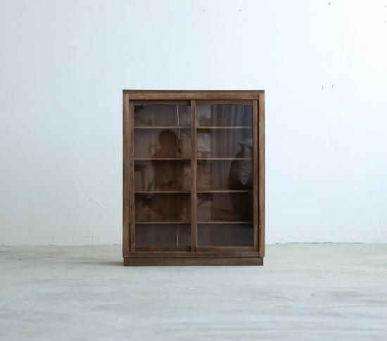 枯淡なコレクションシェルフ