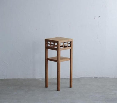 格子の花台