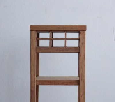 格子の花台