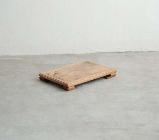 欅の展示台