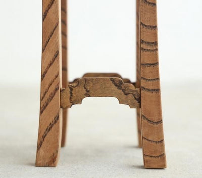 玉杢の小さな展示台