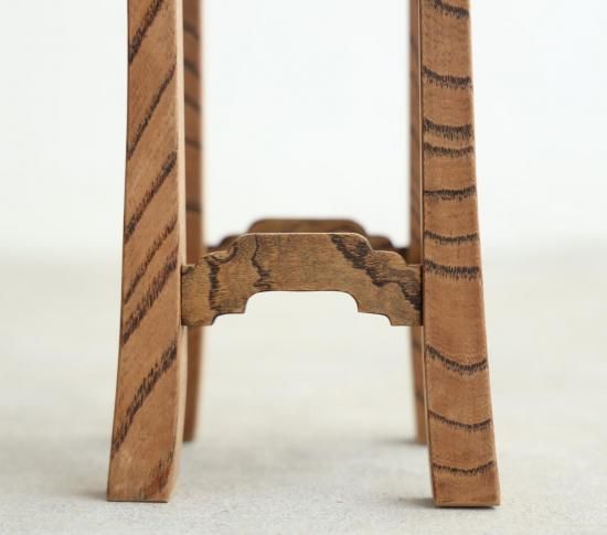 玉杢の小さな展示台